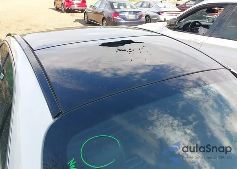 2021 Mercedes-Benz C 300 4Matic z USA, uszkodzony, nr VIN W1KWF8EBXMR645778